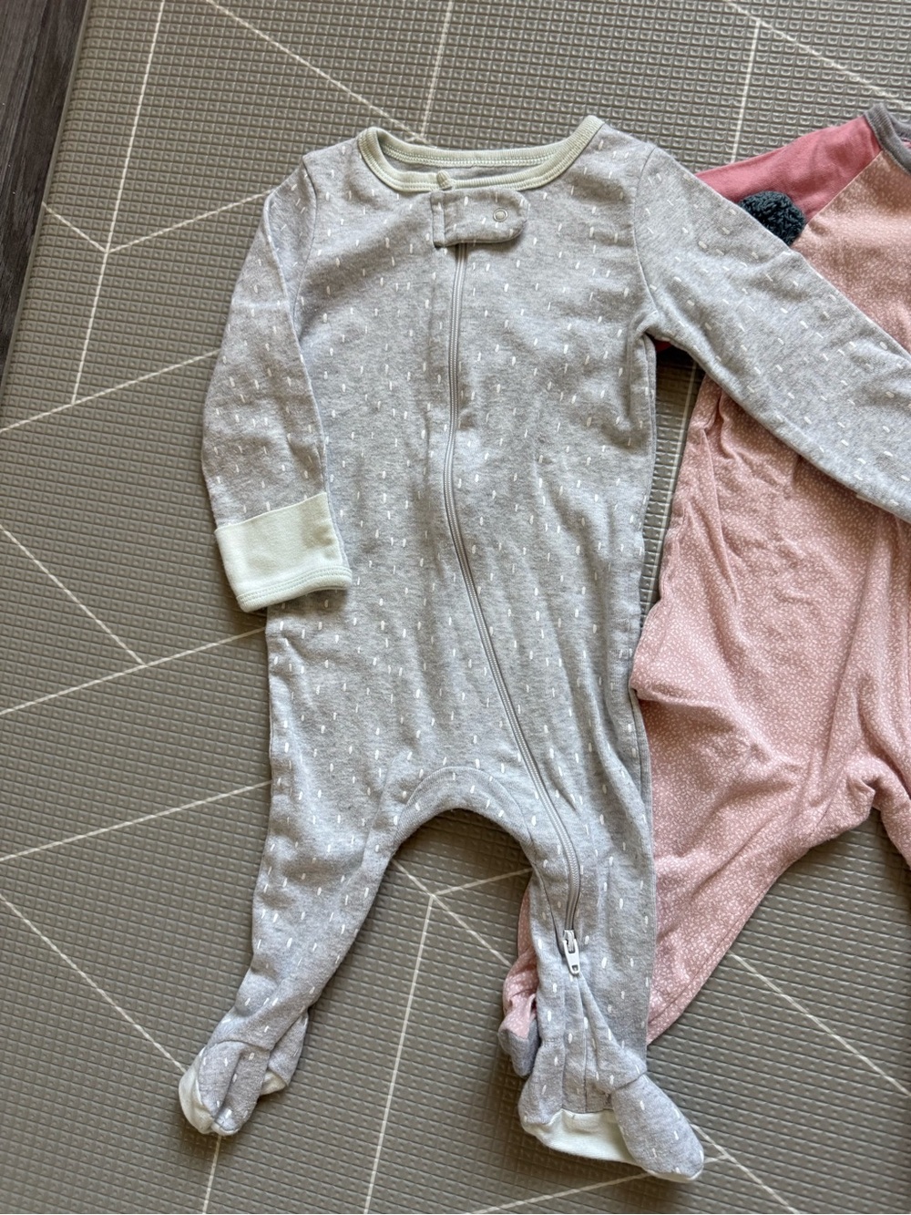 Wonder nation|Baby girl bundle of long sleeve footies-Pack of 3,long sleeve••• - Picture 3 of 10
